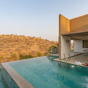 Stayvista's Sage Scenery - Mountain-view With Infinity Pool & Terrace Udaipur